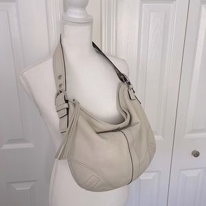 COACH Authentic Soho Beige Shoulder Bag Silver Hardware & Zipper w/ Cute Fringe